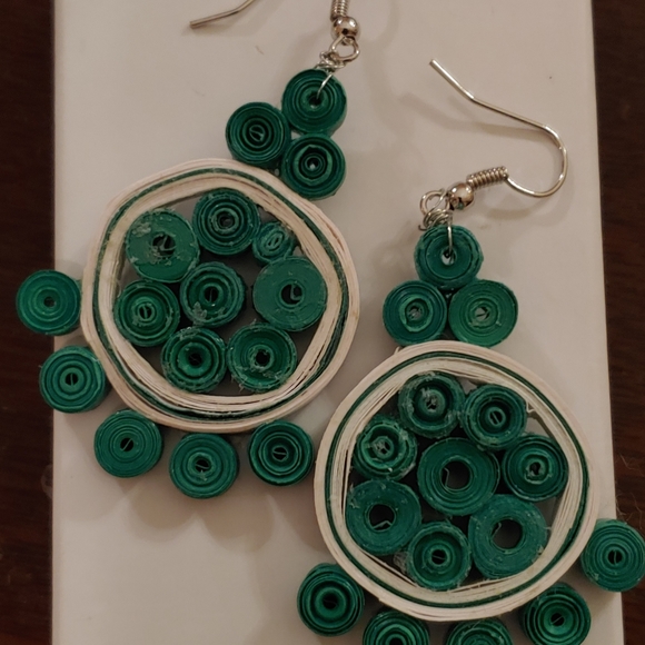Quilling Handmade Earrings - Picture 3 of 4